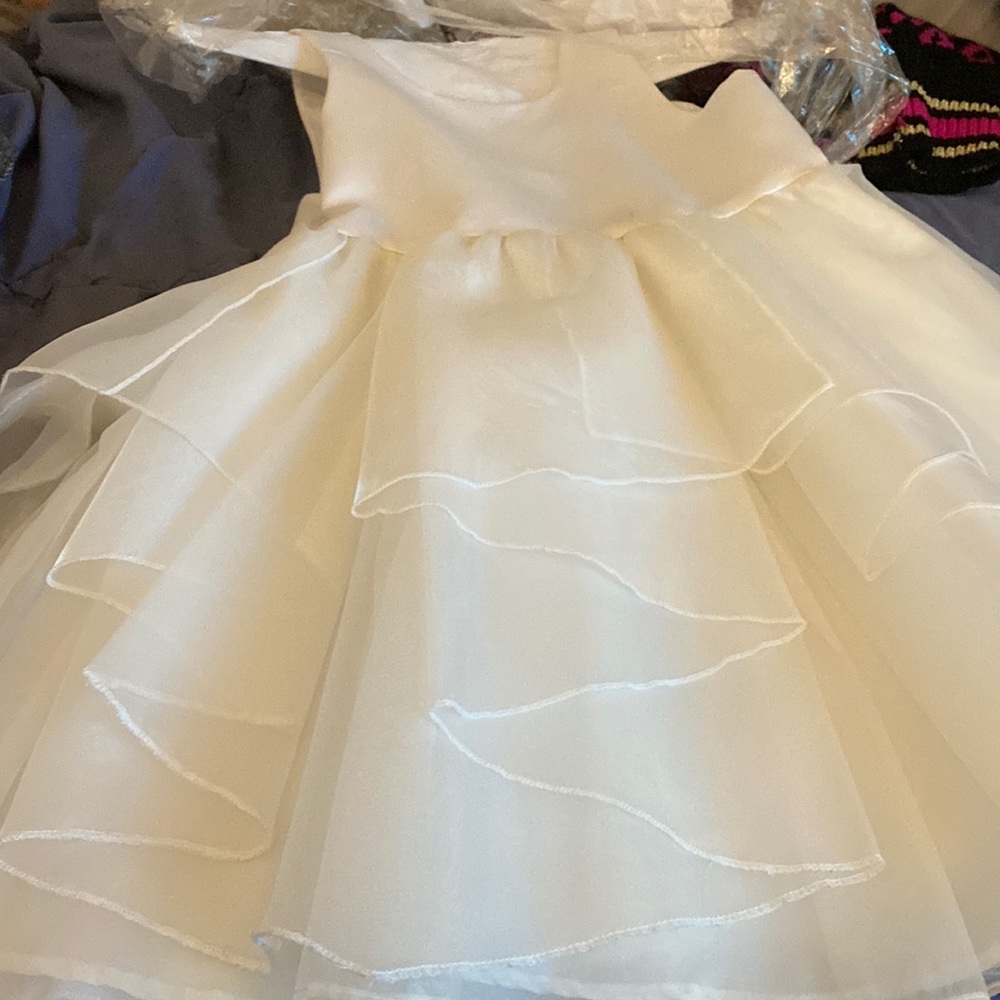 White dress wedding dress my daughter worn one time she ant fit size 8 girls